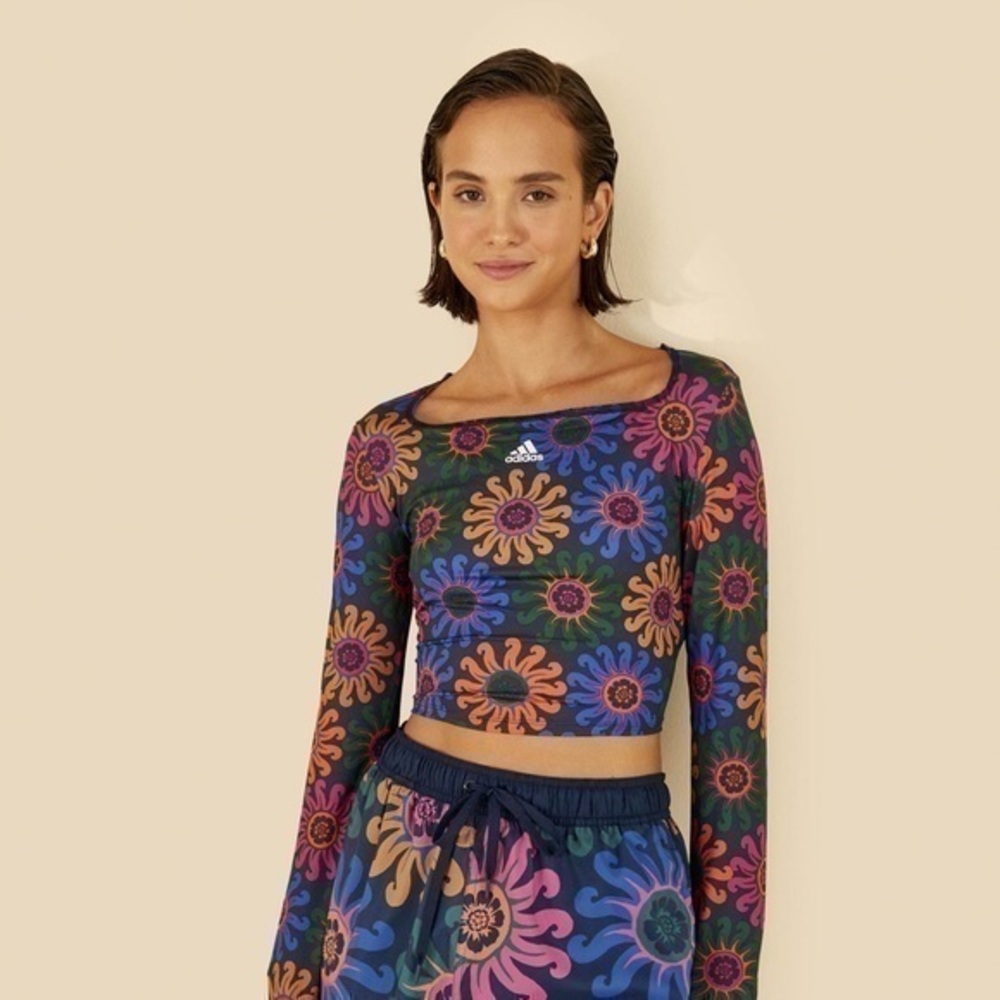 cropped long sleeve adidas sunny day print